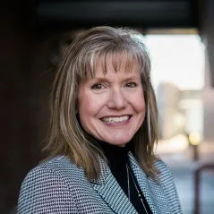 Kelly Powell-Smith headshot