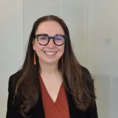 Tiffany Hogan headshot